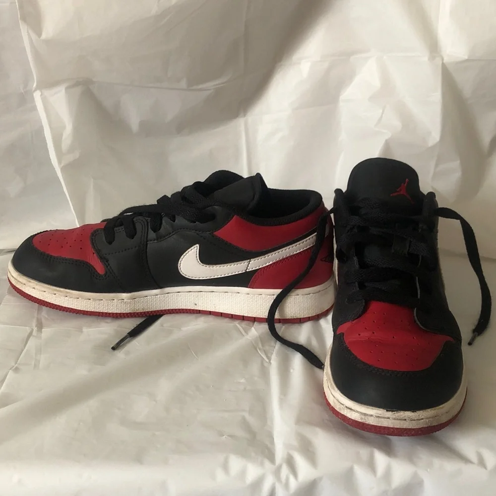 Air Jordan’s 2023 remake US size 7 youth EU 40 women’s 9 great condition